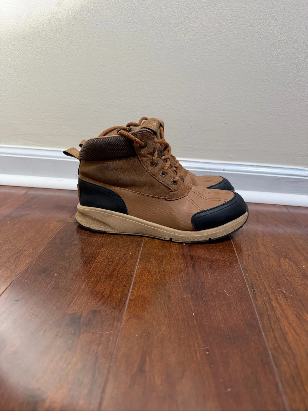 UGG Brown and Black Women's Winter Lace-Up Boots